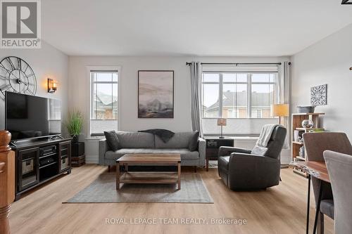 173 West Village Private, Ottawa, ON - Indoor Photo Showing Living Room