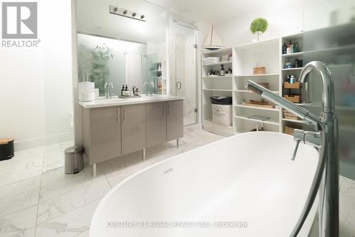 1014 - 29 Queens Quay E, Toronto, ON - Indoor Photo Showing Bathroom