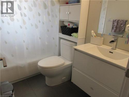 75 Richwill Road Unit# 1, Hamilton, ON - Indoor Photo Showing Bathroom