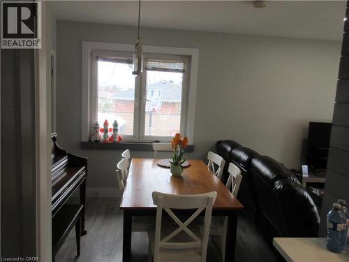 75 Richwill Road Unit# 1, Hamilton, ON - Indoor Photo Showing Dining Room