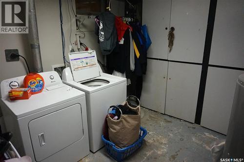 91 Plant Crescent, Regina, SK - Indoor Photo Showing Laundry Room