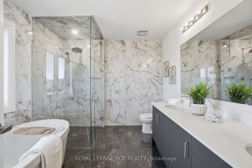 1350 Davis Loop, Innisfil, ON - Indoor Photo Showing Bathroom