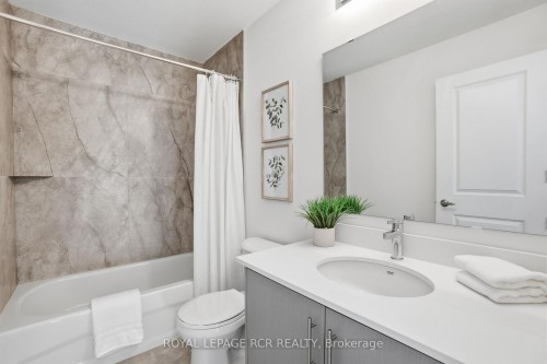1350 Davis Loop, Innisfil, ON - Indoor Photo Showing Bathroom