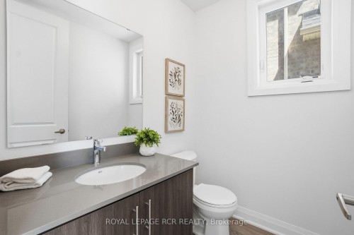 1350 Davis Loop, Innisfil, ON - Indoor Photo Showing Bathroom