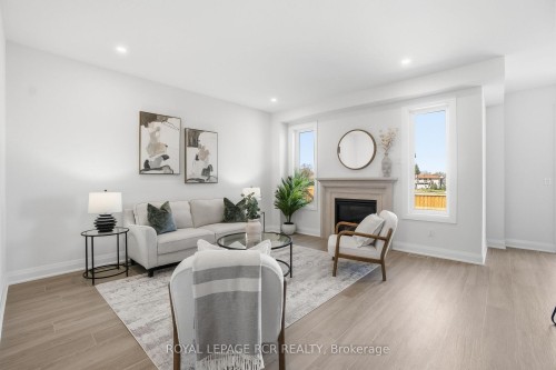 1350 Davis Loop, Innisfil, ON - Indoor Photo Showing Living Room With Fireplace