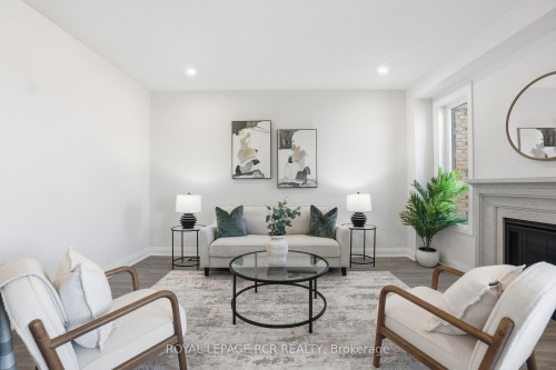 1350 Davis Loop, Innisfil, ON - Indoor Photo Showing Living Room With Fireplace