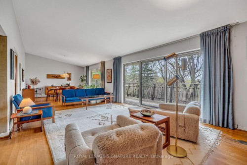 12 Ruden Crescent, Toronto, ON - Indoor Photo Showing Living Room