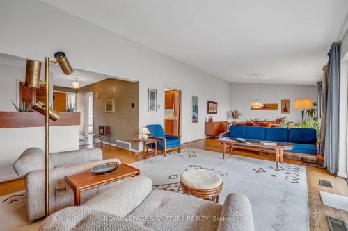 12 Ruden Crescent, Toronto, ON - Indoor Photo Showing Living Room