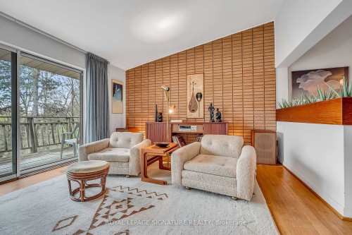 12 Ruden Crescent, Toronto, ON - Indoor Photo Showing Living Room