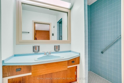 12 Ruden Crescent, Toronto, ON - Indoor Photo Showing Bathroom