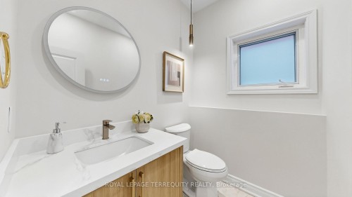 7146 Baskerville Run, Mississauga, ON - Indoor Photo Showing Bathroom