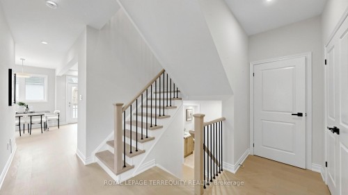 7146 Baskerville Run, Mississauga, ON - Indoor Photo Showing Other Room