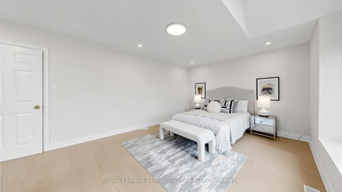 7146 Baskerville Run, Mississauga, ON - Indoor Photo Showing Bedroom