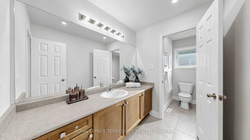 7146 Baskerville Run, Mississauga, ON - Indoor Photo Showing Bathroom