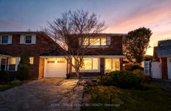 26 Carondale Crescent Toronto, ON M1W 2B1