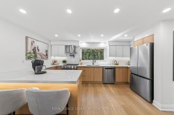 26 Carondale Crescent Toronto, ON M1W 2B1