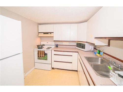 26 Hachey Ave, Fredericton, NB 