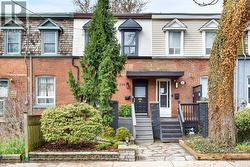 206 HAMILTON STREET  Toronto, ON M4M 2E2