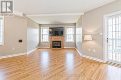 Living Room Empty - 
