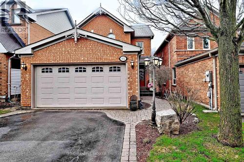 102 DEERGLEN TERRACE  Aurora, ON L4G 6Y3
