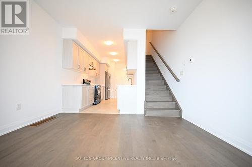 2 - 32 Winery Way, Barrie, ON - Indoor Photo Showing Other Room