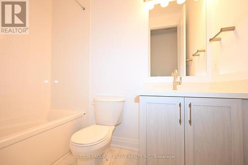 2 - 32 Winery Way, Barrie, ON - Indoor Photo Showing Bathroom