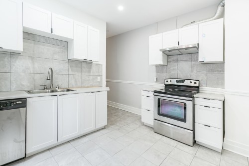 Cuisine - 1163 Av. Van Horne, Montréal (Outremont), QC - Indoor Photo Showing Kitchen With Double Sink