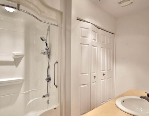Salle de bains - 205-87 Av. De Dompierre, Candiac, QC - Indoor Photo Showing Bathroom