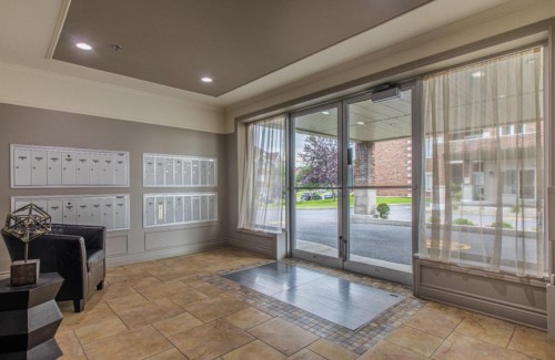 Hall d'entrée/Vestibule - 205-87 Av. De Dompierre, Candiac, QC - Indoor Photo Showing Other Room