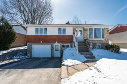 15952Z  - 15952AZ Rue Perreault Montréal (Pierrefonds-Roxboro), QC H9H 1N3