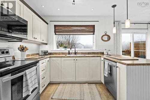 Kitchen - 124 Beachstone Drive, Spryfield, NS - Indoor Photo Showing Kitchen With Double Sink With Upgraded Kitchen