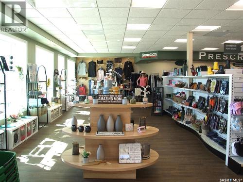 100 1St Avenue, Leader, SK 