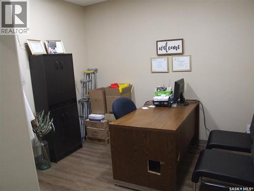 100 1St Avenue, Leader, SK 