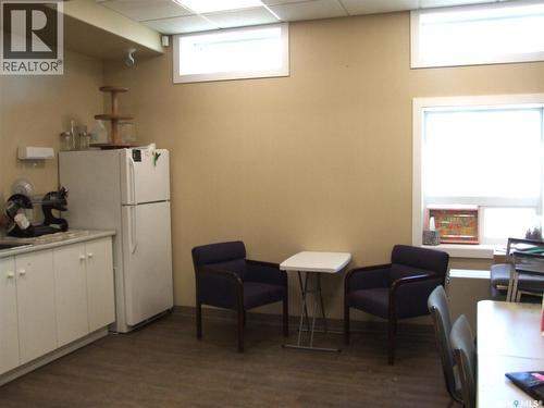 100 1St Avenue, Leader, SK 