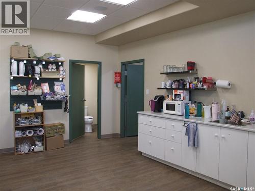 100 1St Avenue, Leader, SK 