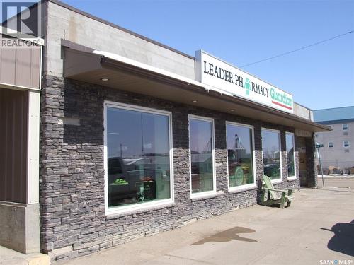 100 1St Avenue, Leader, SK 