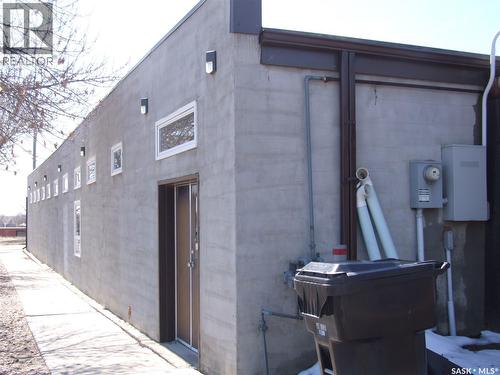 100 1St Avenue, Leader, SK 