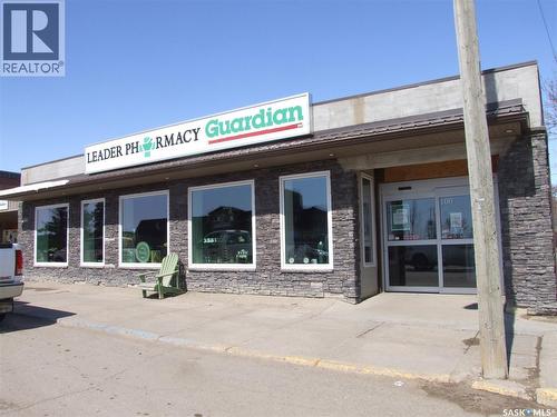 100 1St Avenue, Leader, SK 