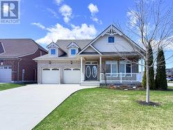 10 MACPHERSON AVENUE  Huron East (Egmondville), ON N0K 1W0