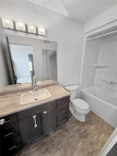 57 Cobalt Crescent, Brandon, MB - Indoor Photo Showing Bathroom