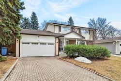 11 Longfellow Bay  Winnipeg, MB R3K 1H7