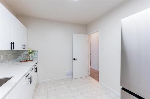 221 Roberta Avenue, Winnipeg, MB - Indoor