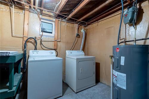 221 Roberta Avenue, Winnipeg, MB - Indoor Photo Showing Laundry Room