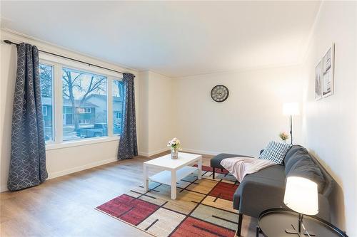221 Roberta Avenue, Winnipeg, MB - Indoor