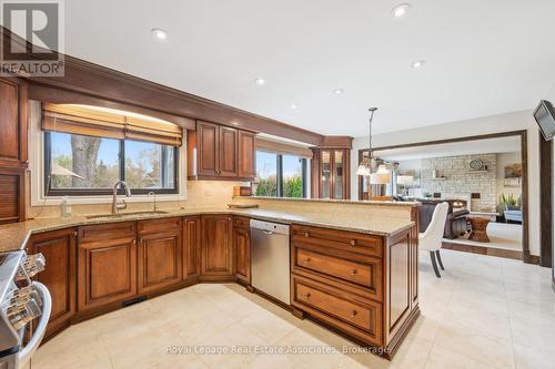 1702 Carrington Road, Mississauga, ON - Indoor Photo Showing Kitchen