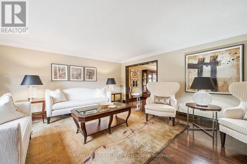 1702 Carrington Road, Mississauga, ON - Indoor Photo Showing Living Room