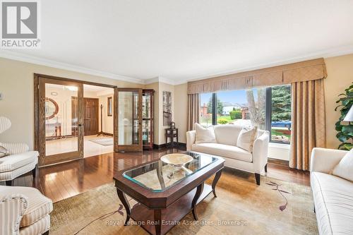 1702 Carrington Road, Mississauga, ON - Indoor Photo Showing Living Room