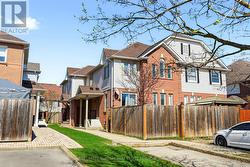 95 THORNLODGE DRIVE Hamilton, ON L8B 0L9