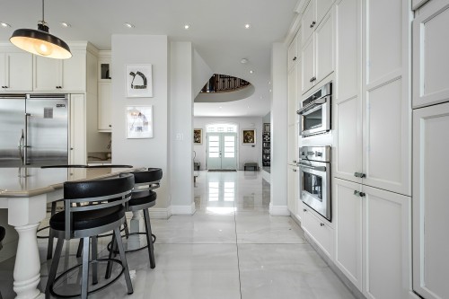 Kitchen - 5763 Ch. Jubilee, Côte-Saint-Luc, QC - Indoor Photo Showing Kitchen With Upgraded Kitchen