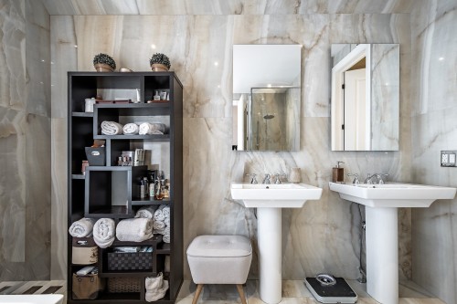 Master Bathroom - 5763 Ch. Jubilee, Côte-Saint-Luc, QC - Indoor Photo Showing Bathroom